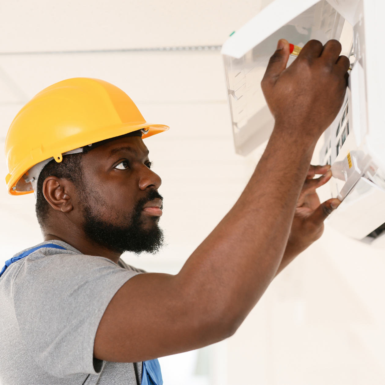 Électricien pour réparation de compteur électrique